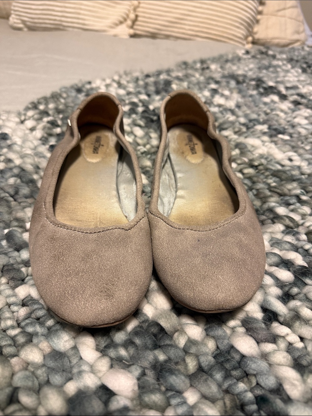 Minnetonka Taupe Suede Slip-On Ballet Flats sz9.5
